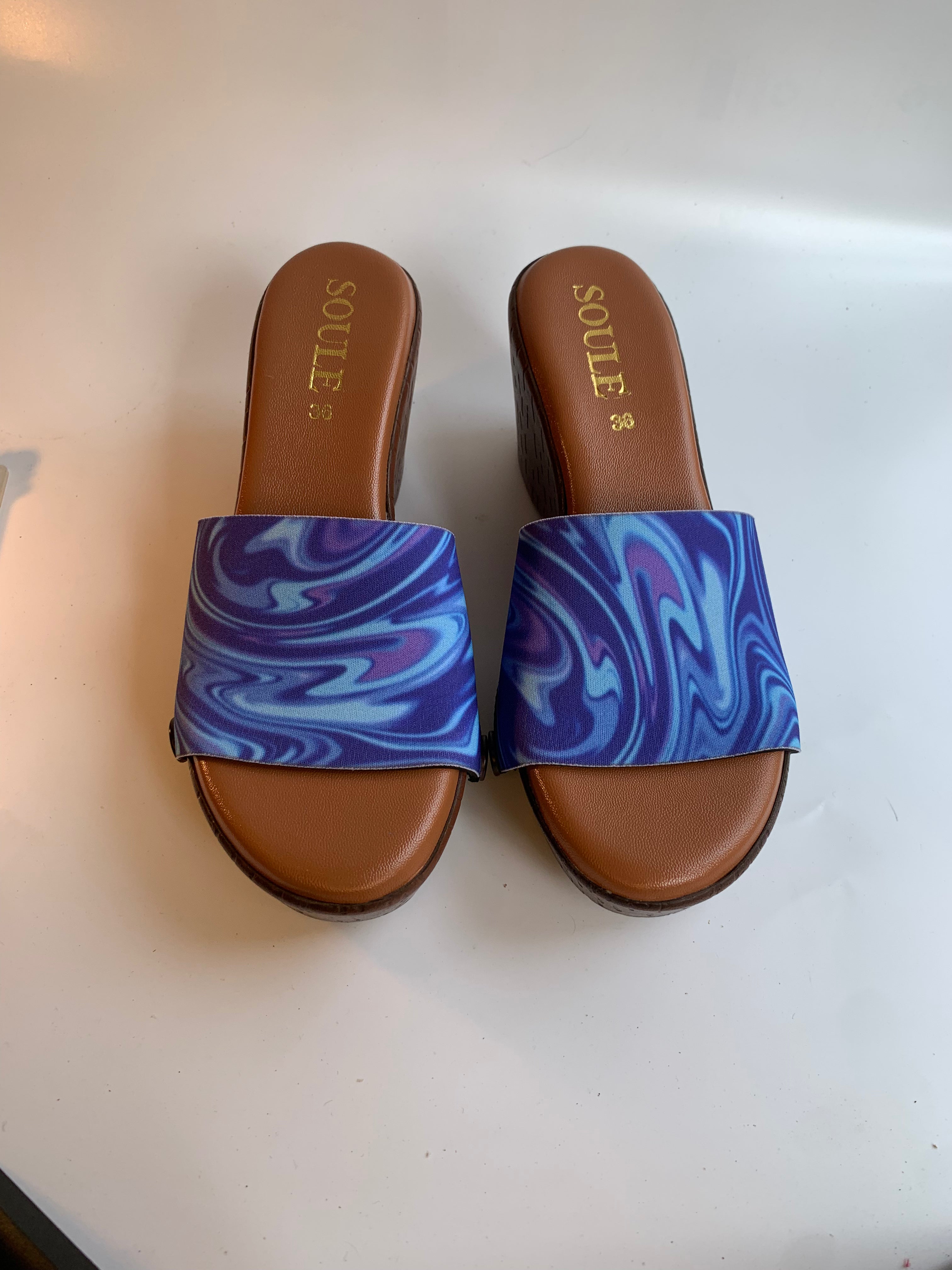 Whimsy of Fluid Art Combo (1 sole + 1 strap)