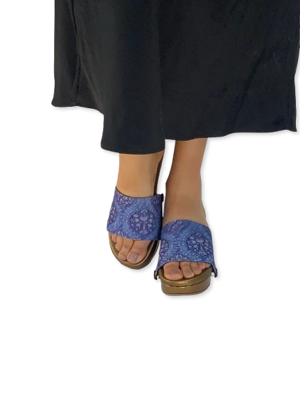 Versatile Ethnic Women Shoes Strap