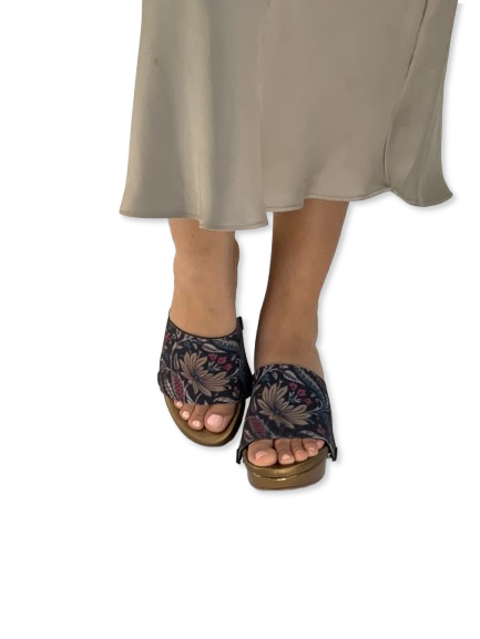 Elegant Ethnic Women Shoes Strap