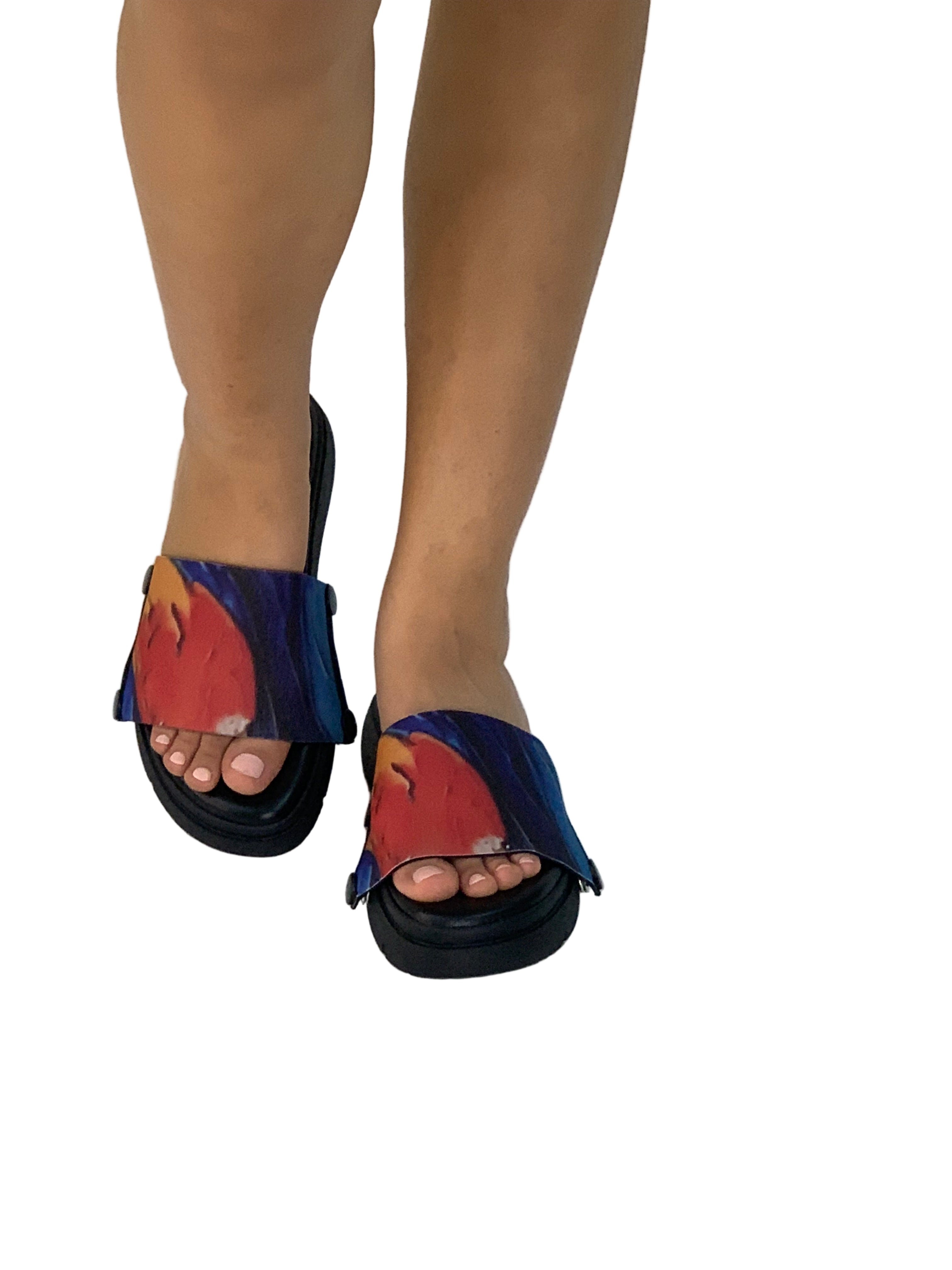 Bold Fluid + Retro Saddle  (1 sole + 2 straps)